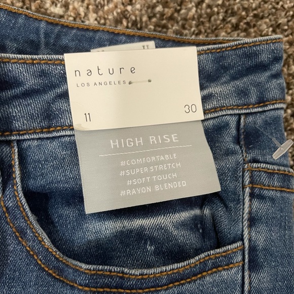 👛3/$20 NWT Nature Women’s High Rise Jeans - Picture 3 of 6